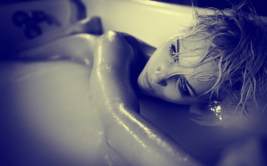 Bathtub Wet Hot Blonde Girl Grayscale