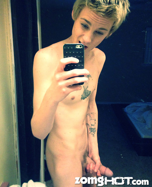 Cute Emo Boy Selfie Naked