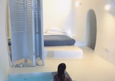 Emily Ratajkowski Nude In Pool Showing Sexy Ass