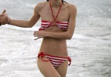 Hottest Keira Knightley Bikini Naked Pics