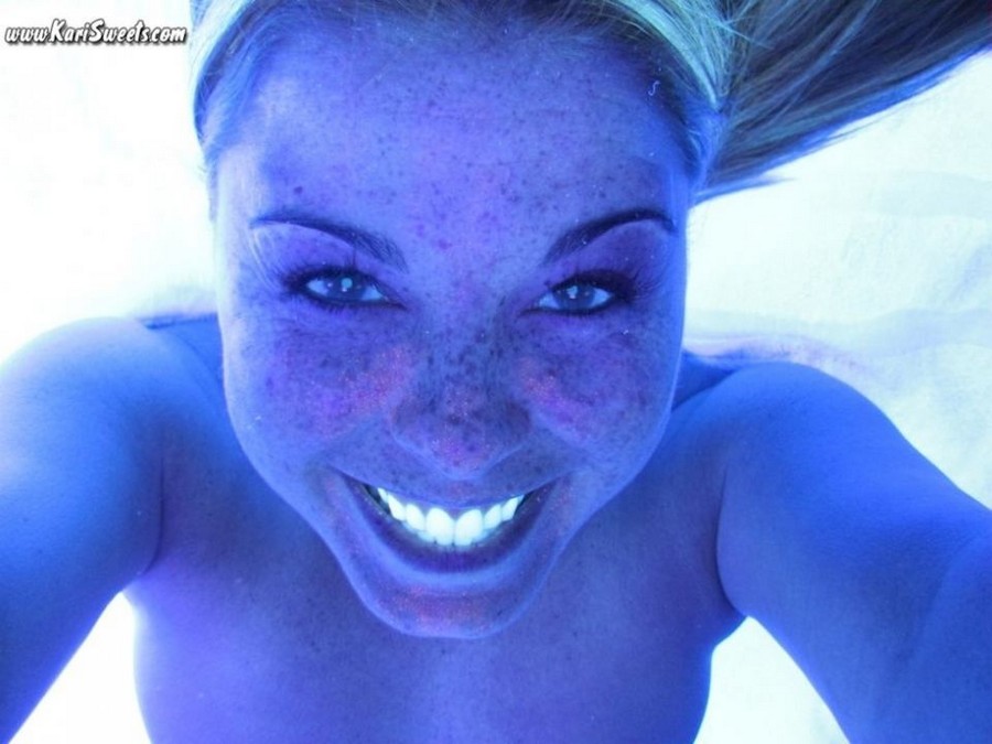 Kari Sweets Tanning Bed - Porn Xxx Pics