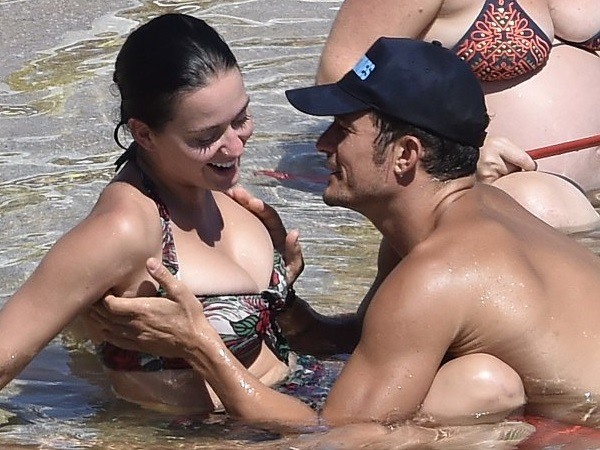 Katy Perry In A Bikini Getting Her Tits Fondled By Orlando Bloom