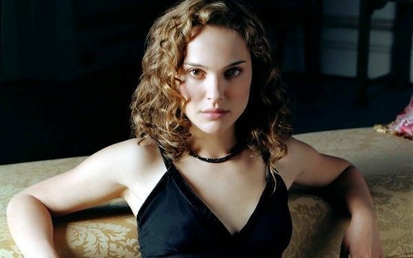 Natalie Portman Nude Boobs Under Hot Dress Pics