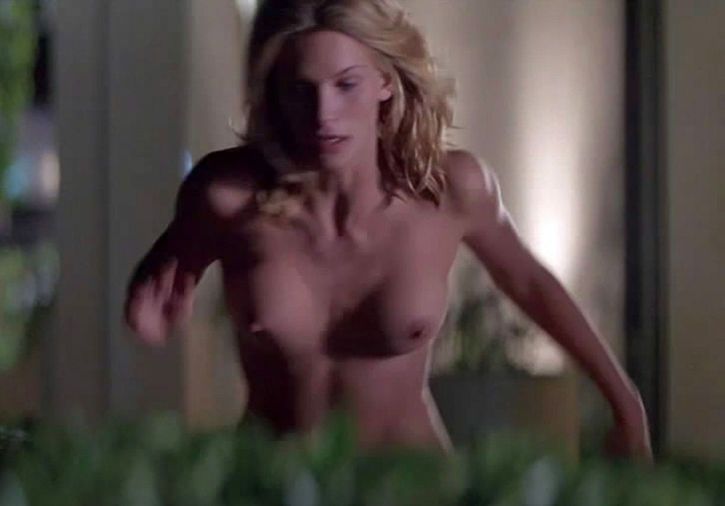 Elizabeth henstridge topless