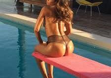 Rihanna Hot Curvy Ass On Swimming Pool HD Photos