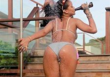 Rihanna Nude Ass In Sexy Bikini Thong