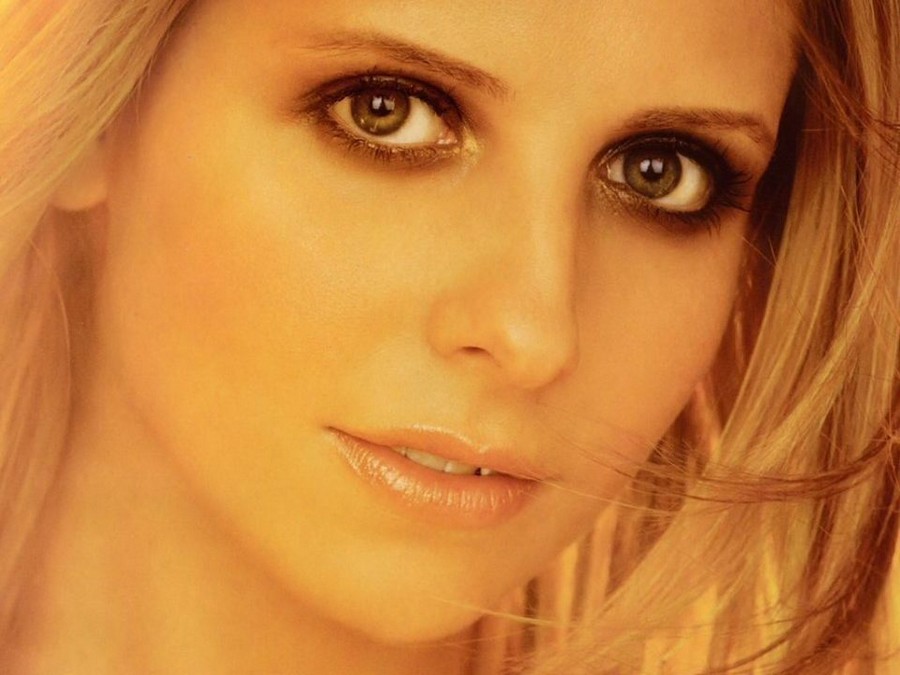 Sarah Michelle Gellar Giantess