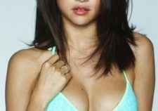 Selena Gomez Nude Sexy Bikini Pictures Pic