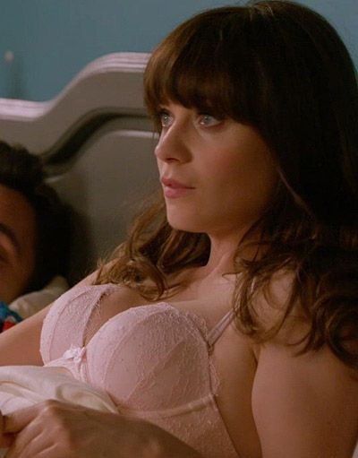 Zooey Deschanel Boobs Pics