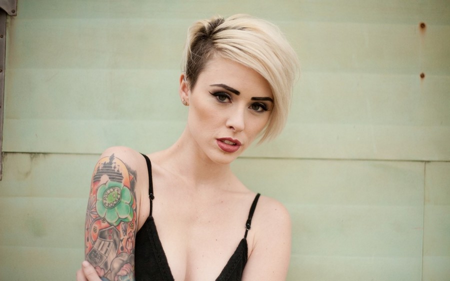 Alysha Nett Sexy Model Blonde Girl