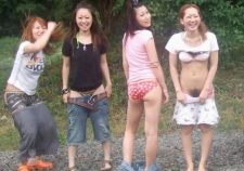 Amateur Girls Flashing Outdoors
