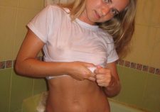 Amateur Nude Girls Having Fun
