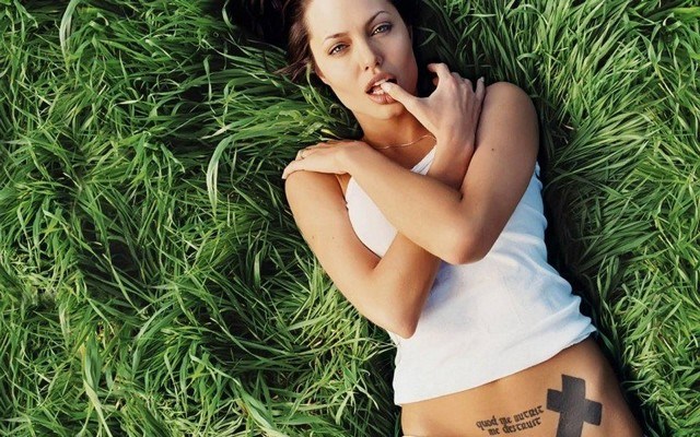 Angelina Jolie Cross Tattoo