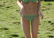 Ashlee Simpson Bikini Pool