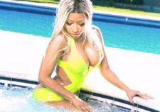 Attractive Celeb Nicki Minaj Tits