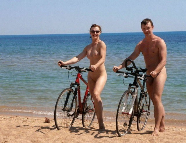 Beautiful Nude Couples At Beach