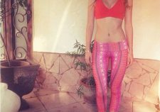 Bella Thorne Belly Button Piercing