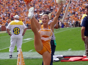 Cheerleader High Kick Wardrobe Malfunction