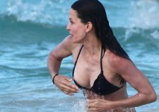 Courtney Cox Nude Tits
