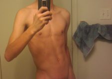 Cute Amateur Naked Guy Selfies