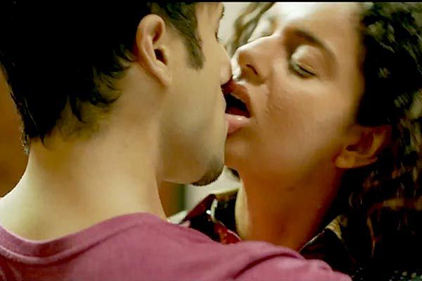 Kangana Ranaut Kiss