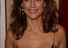 Kelly Preston Cleavage