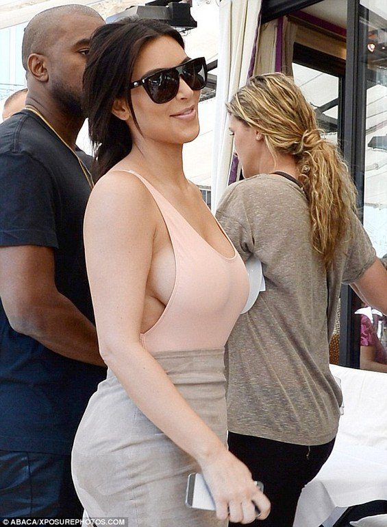 Kim Kardashian Side Boob