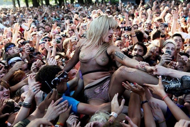 Lady Gaga Naked Crowd