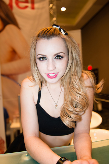 Lexi Belle Vegas