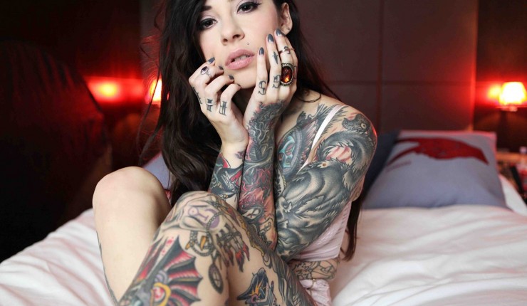 Lighs Body Coverd Tattoos Erotic Bed Girl Red