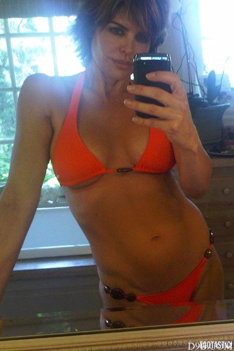 Lisa Rinna Hot