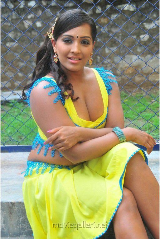 Meghna Naidu Hot