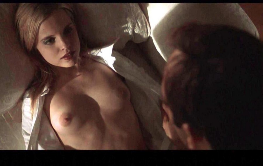 Mena Suvari Thora Birch Nude