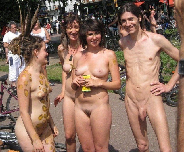 Naked Girls At Public Event Porn Xxx Pics