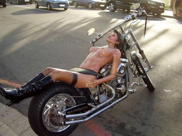 Naked Women On Motorcycles