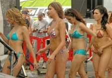 Nopi Bikini Contest Girls