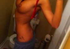 Perfect Naked Girls Selfie