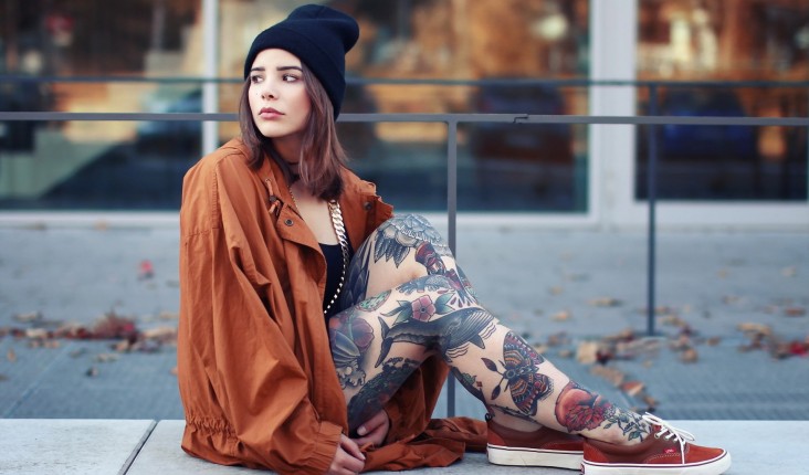 Pose Background Tattooed Legs Girl