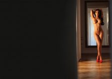 Posture Naked Erotic Brunette Girl Lovely Body