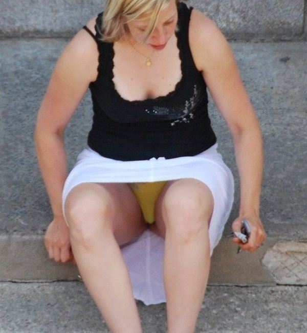 Public Windy Upskirt