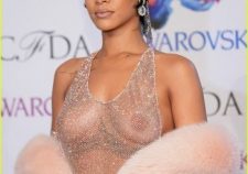 Rihanna Nude Photos