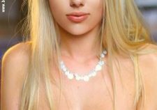 Scarlett Johansson Topless Nude