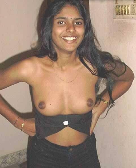 Hot Srilanka Girl Boobs