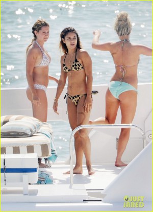 Vanessa Hudgens And Ashley Tisdale Bikini