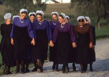 What Do Amish Women Wear