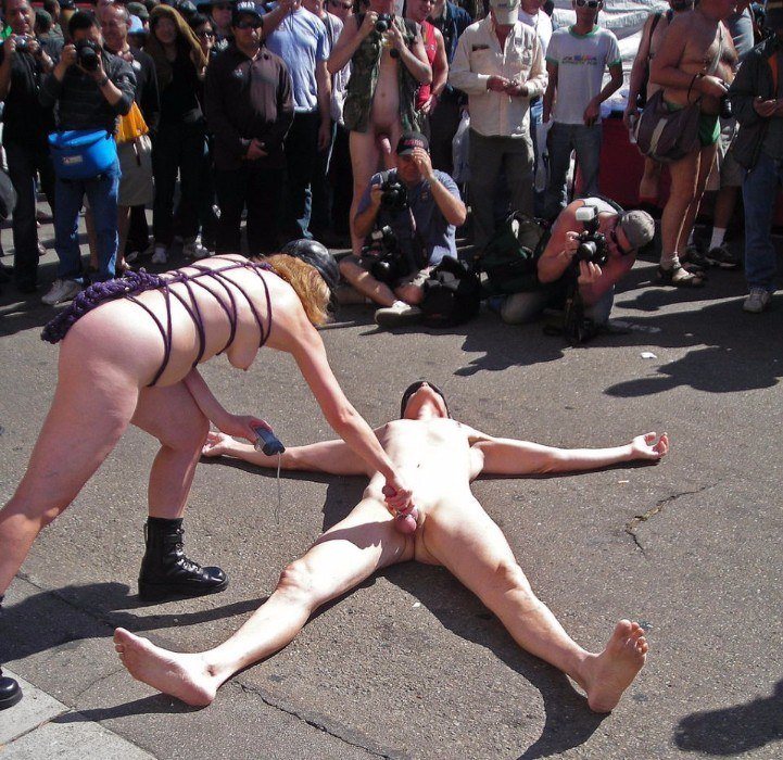 Women Naked Men Erect In Public