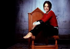 Alizee Red Shirt In Chair