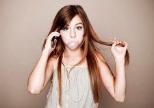 Andgirl Chewing Gum Twirling Hair