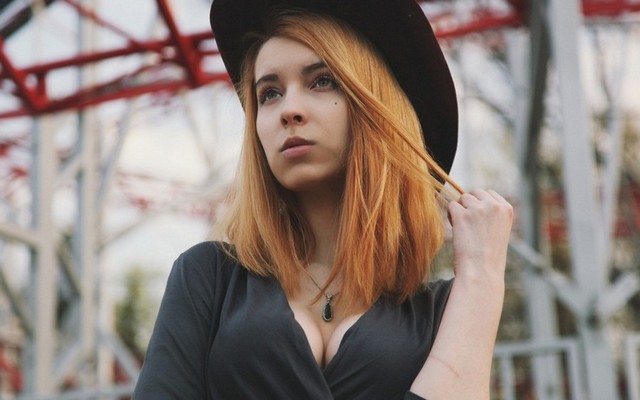 Big Tits Redhead Large Hat